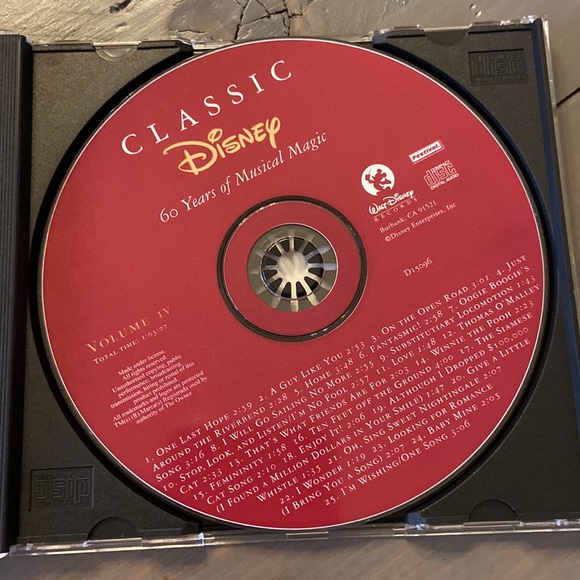 3 Classic Disney Majical music CDs - Picture 9 of 11